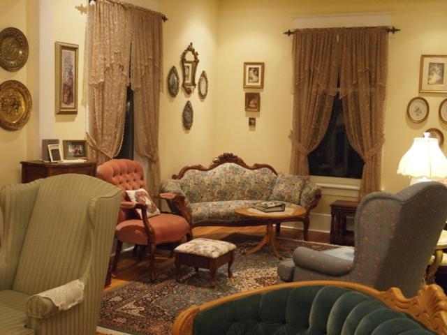 Lionheart Guest House Лайънс Хед Екстериор снимка