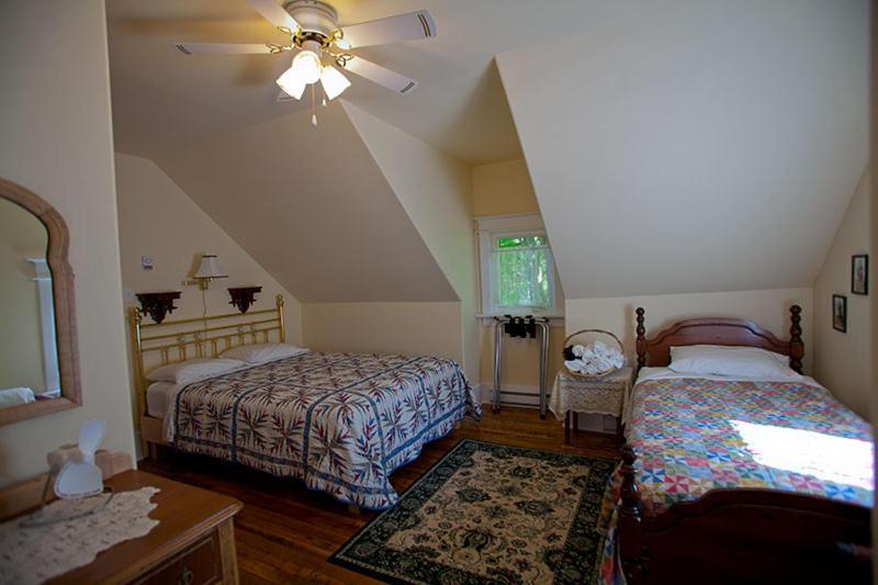 Lionheart Guest House Лайънс Хед Екстериор снимка