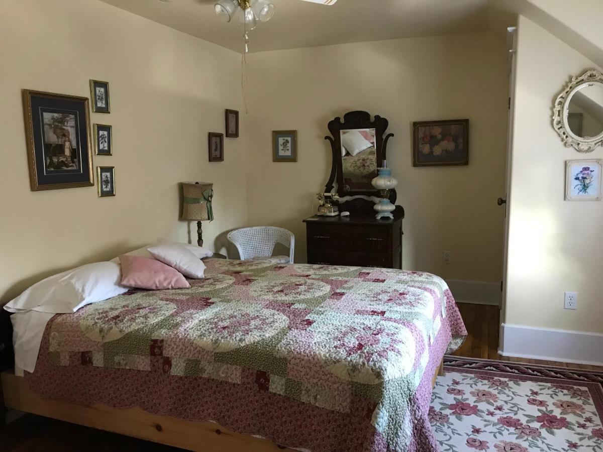 Lionheart Guest House Лайънс Хед Екстериор снимка