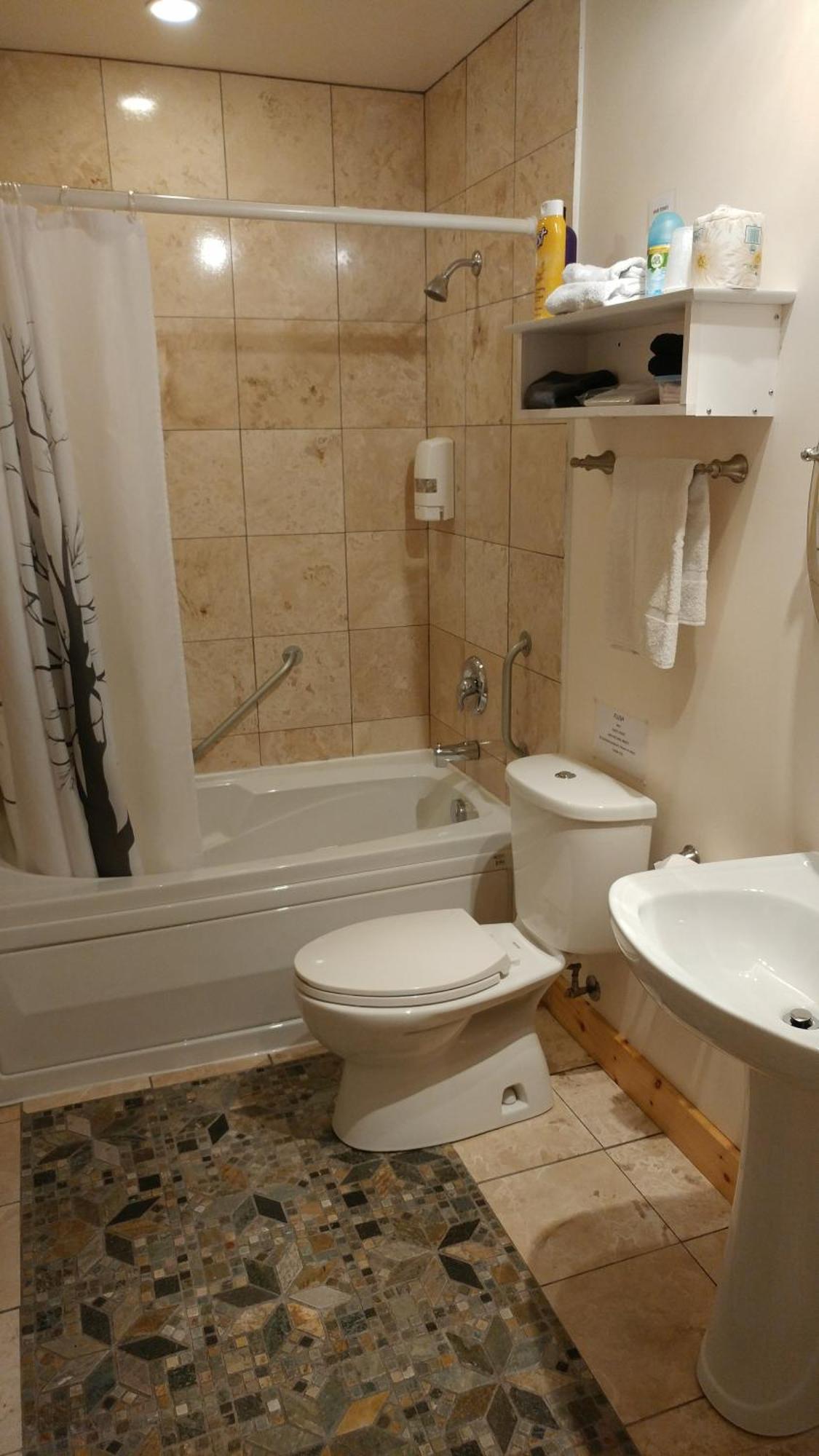 Lionheart Guest House Лайънс Хед Екстериор снимка